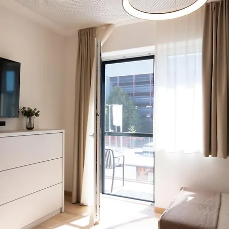 Apartment Frant Living - *