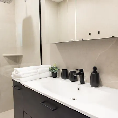 Apartment Frant Living - *
