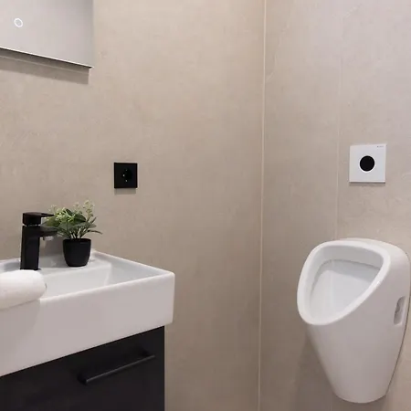 Apartment Frant Living - *