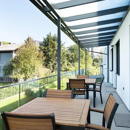 Apartment Frant Living - *