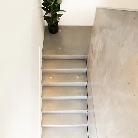 Apartment Frant Living -